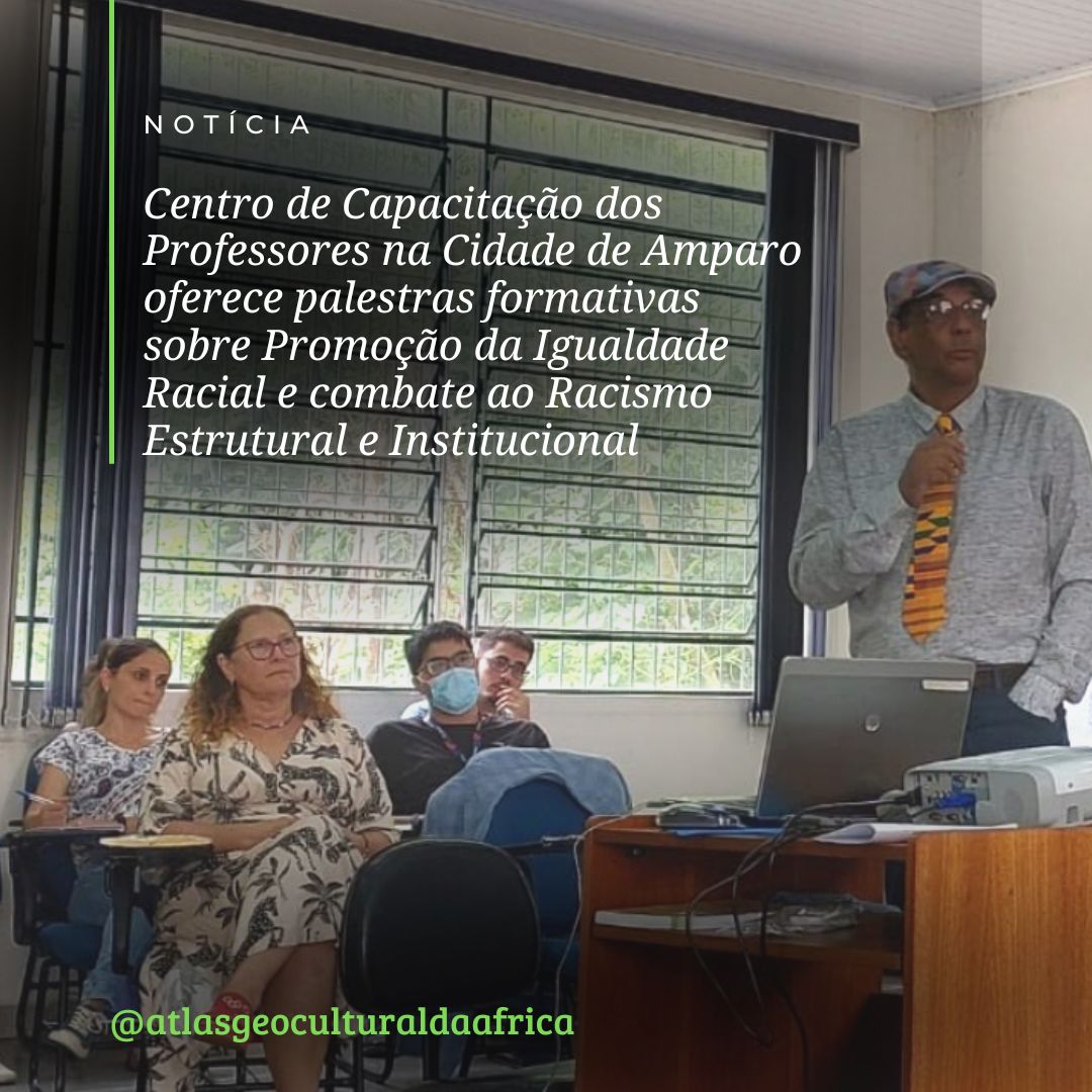 Professor Odair Marques em uma sala de aula cheia.